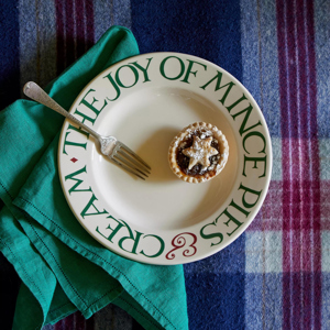 Emma Bridgewater Christmas Toast Joy of Mince Pies 8.5 Inch Plate 